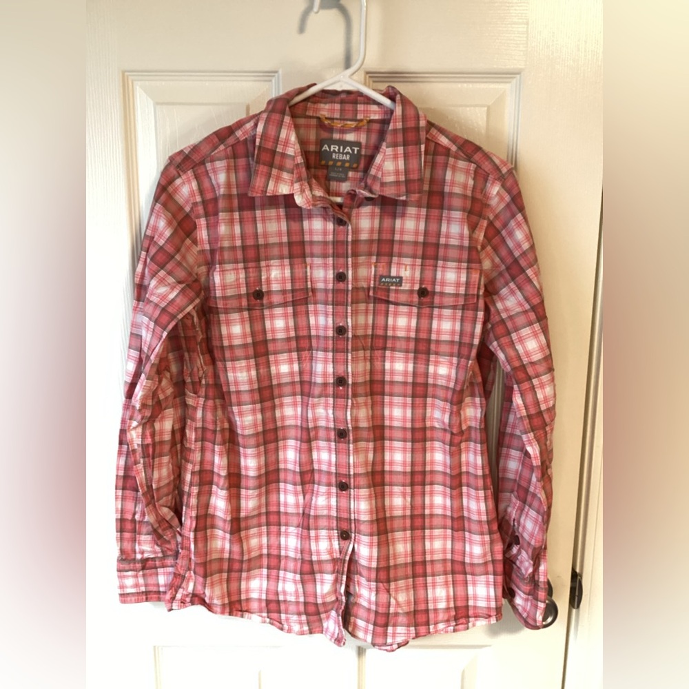 Ariat Rebar women’s pink and white plaid button-up shirt-size large